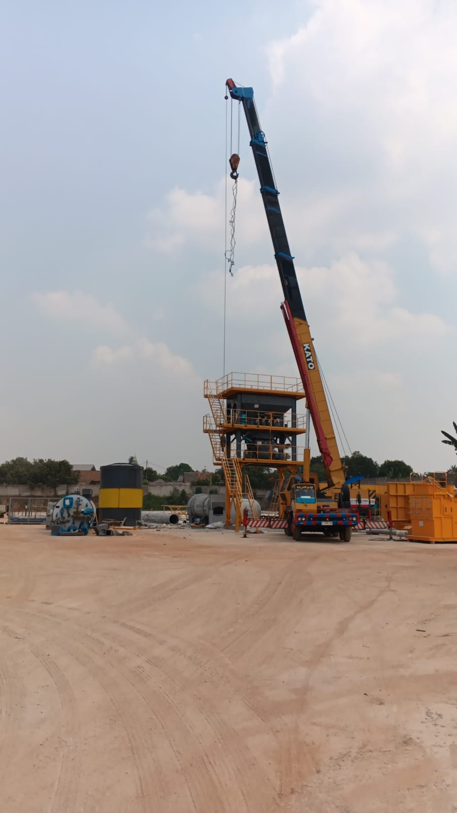 Crane 50 Ton angkat Silo